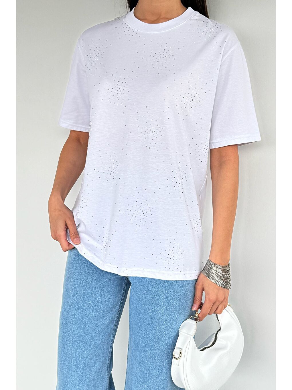 Beyaz Kadın Bisiklet Yaka Taş İşlemeli Tişört-1