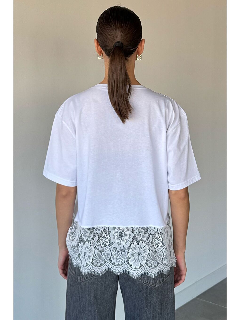 Beyaz Kadın Dantel Detaylı Tişört-3