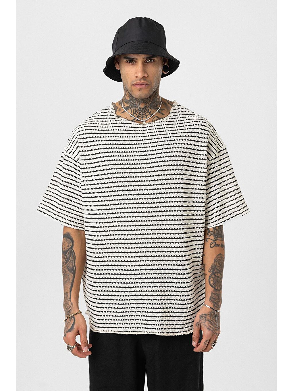 Çizgili Oversize Triko Tişört Siyah-3