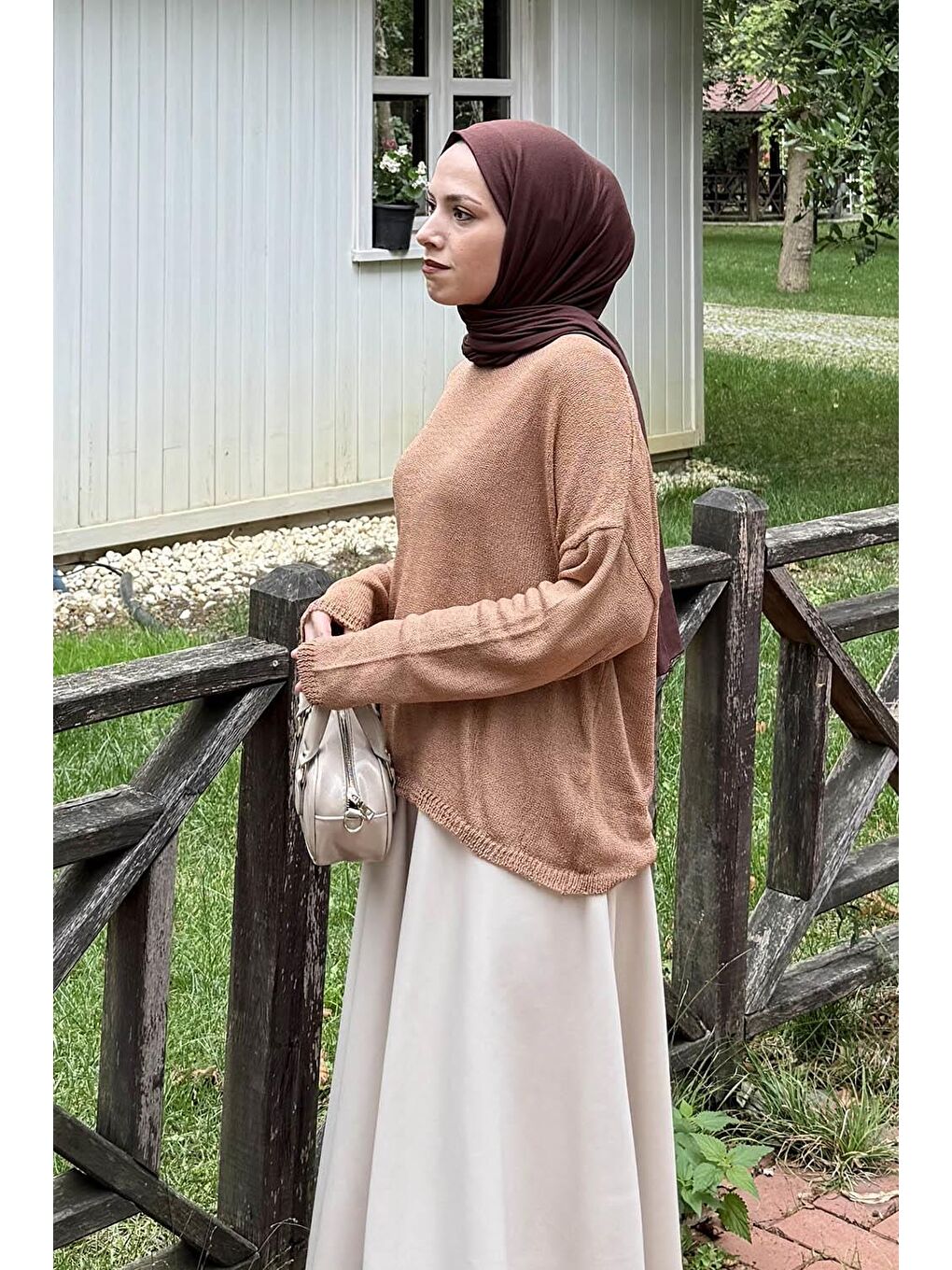 Kahverengi Kayık Yaka Triko Kazak Camel-1