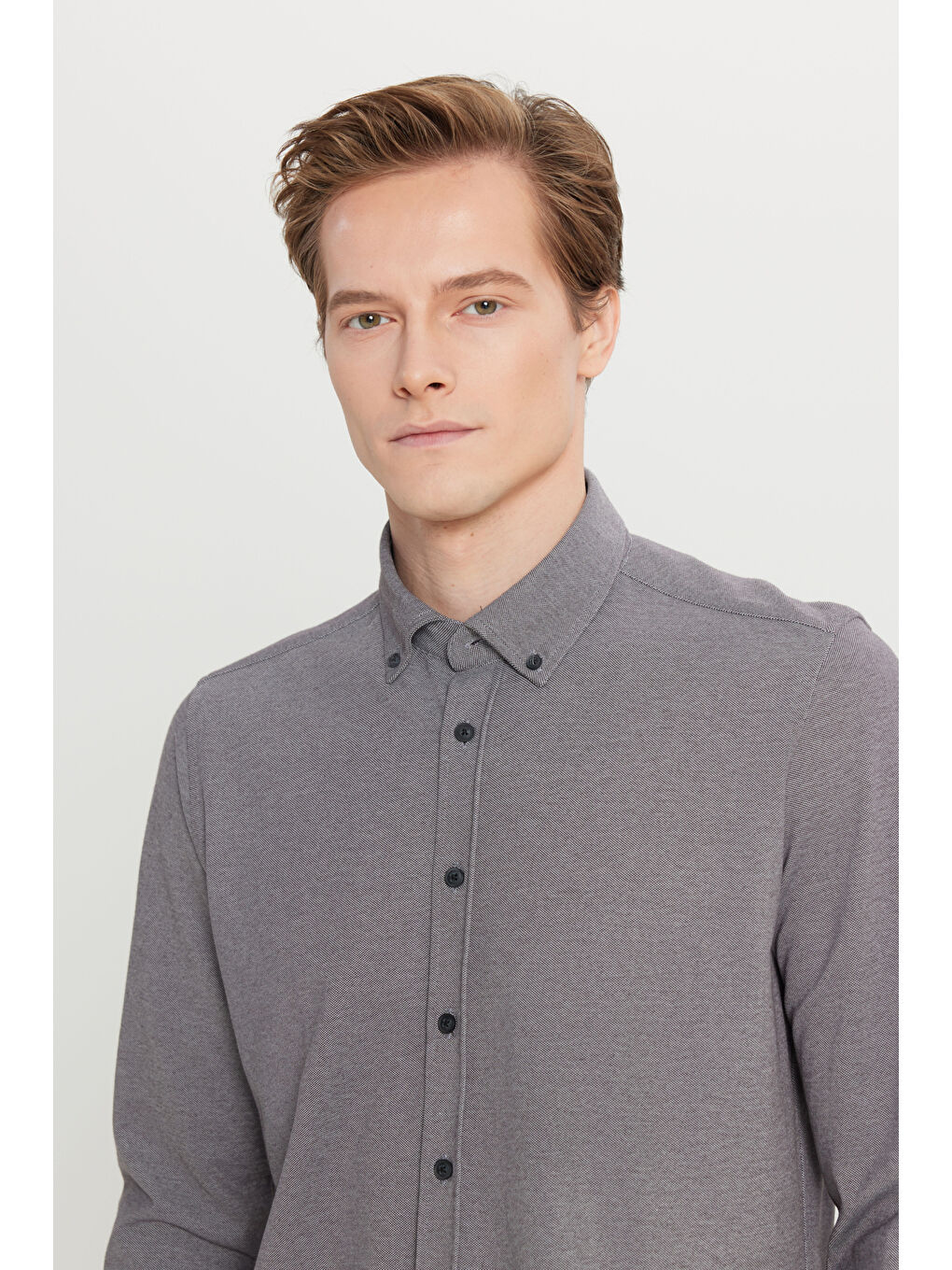 Erkek Gri Pamuklu Slim Fit Dar Kesim Düğmeli Yaka Örme Gömlek-3
