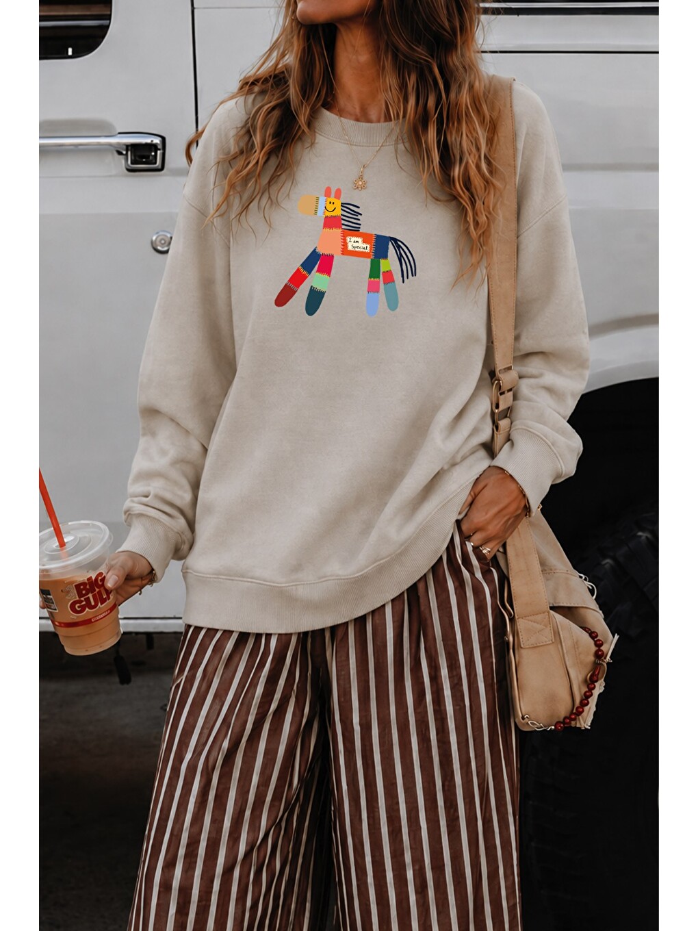 Bej Kadın Premium Kumaş 3 İplik Şardonlu At Baskılı Sweatshirt
