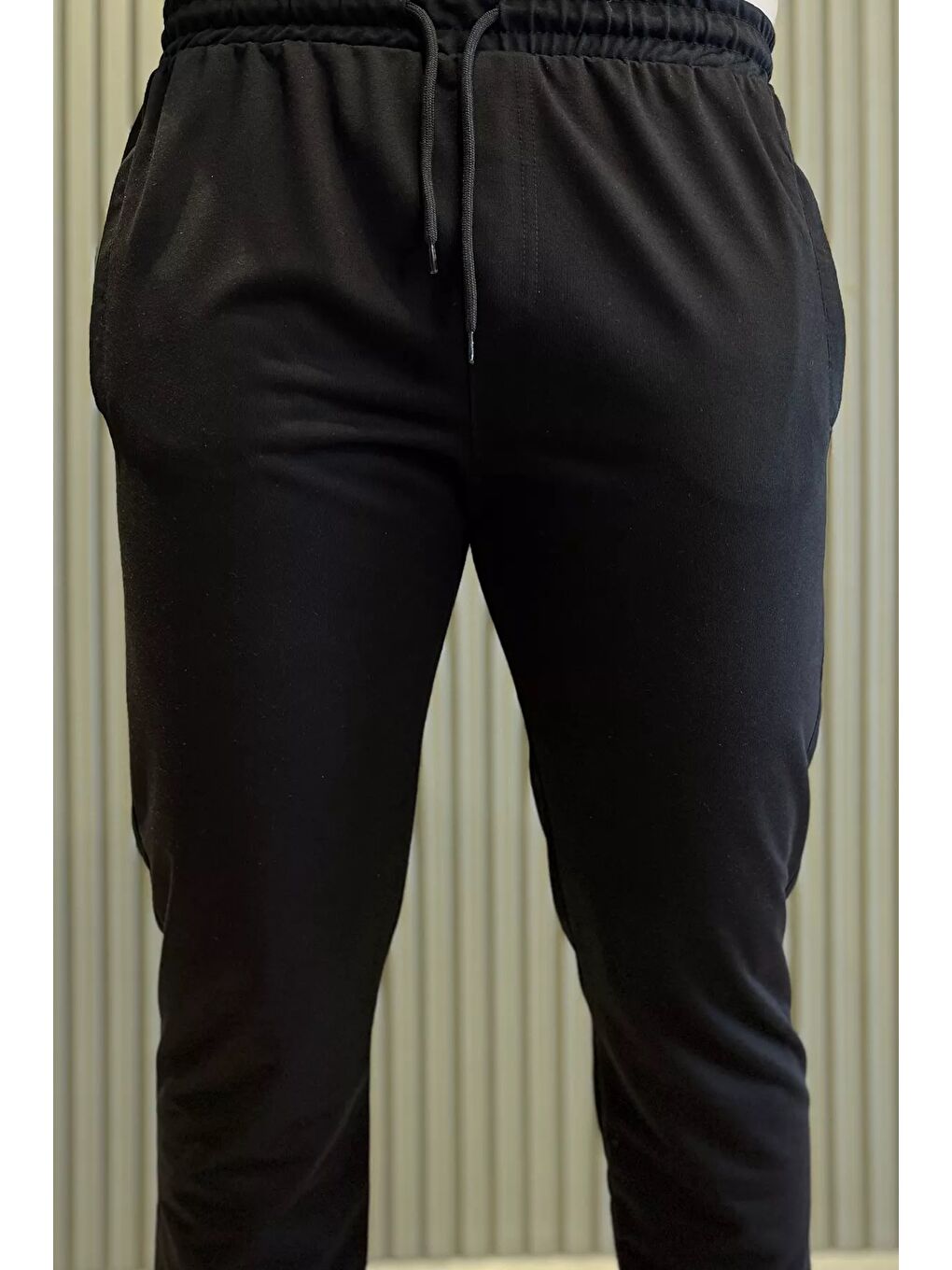 Siyah Cep Fermuarlı Erkek Eşofman Altı-3