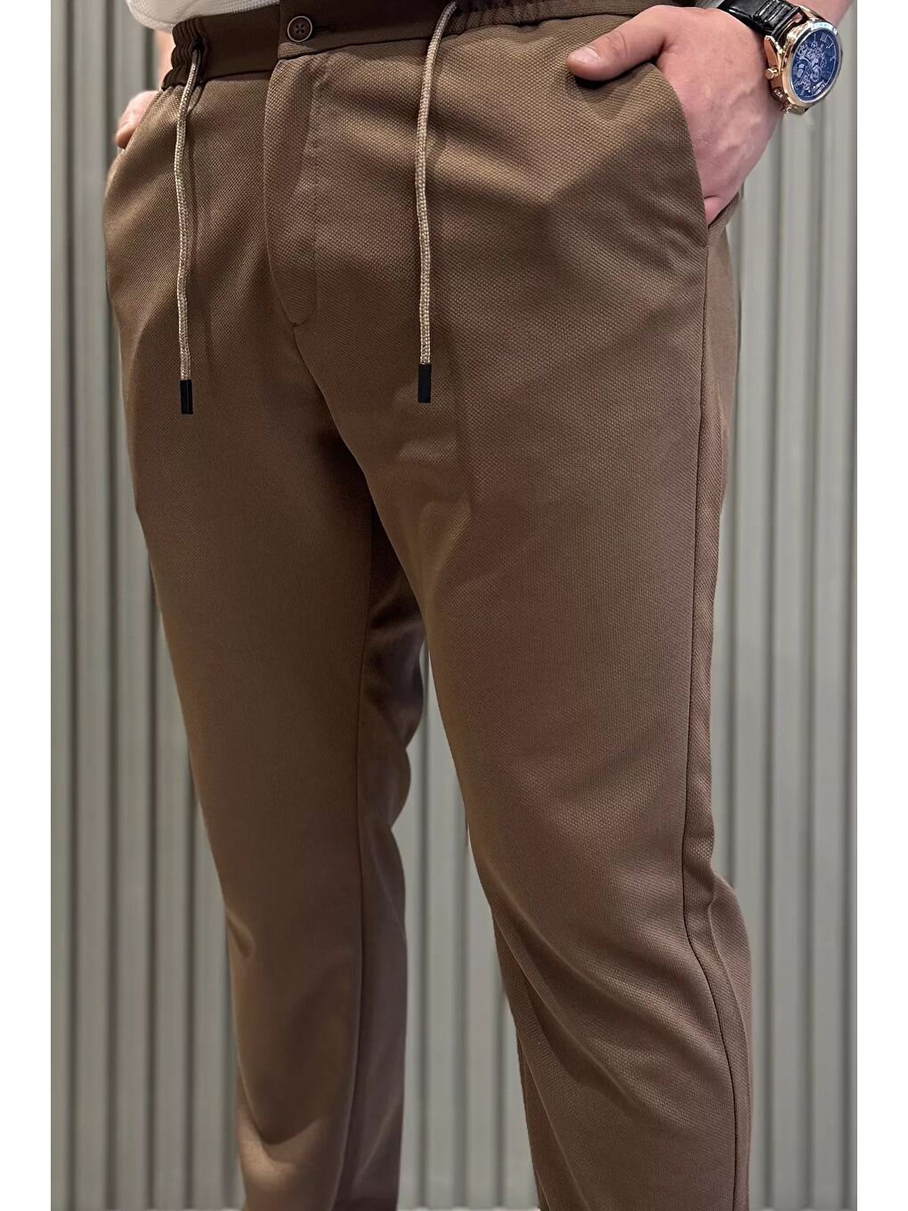 Kahverengi Bel Bağcıklı Düz Paça Erkek Jogger Pantolon-3