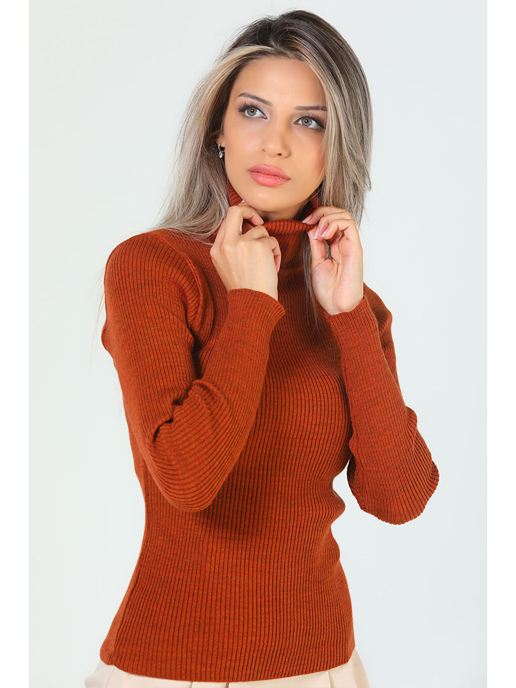 Kahverengi Kadın Tam Balıkçı Yaka Elastanlı Triko Bluz-1