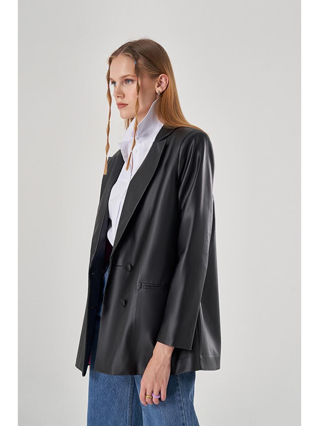 Renkli Astarlı Deri Detaylı Siyah Ceket-2