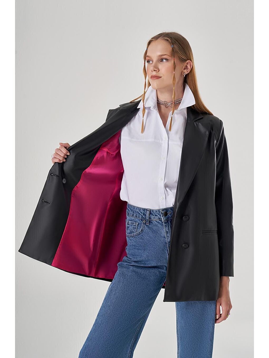 Renkli Astarlı Deri Detaylı Siyah Ceket-3