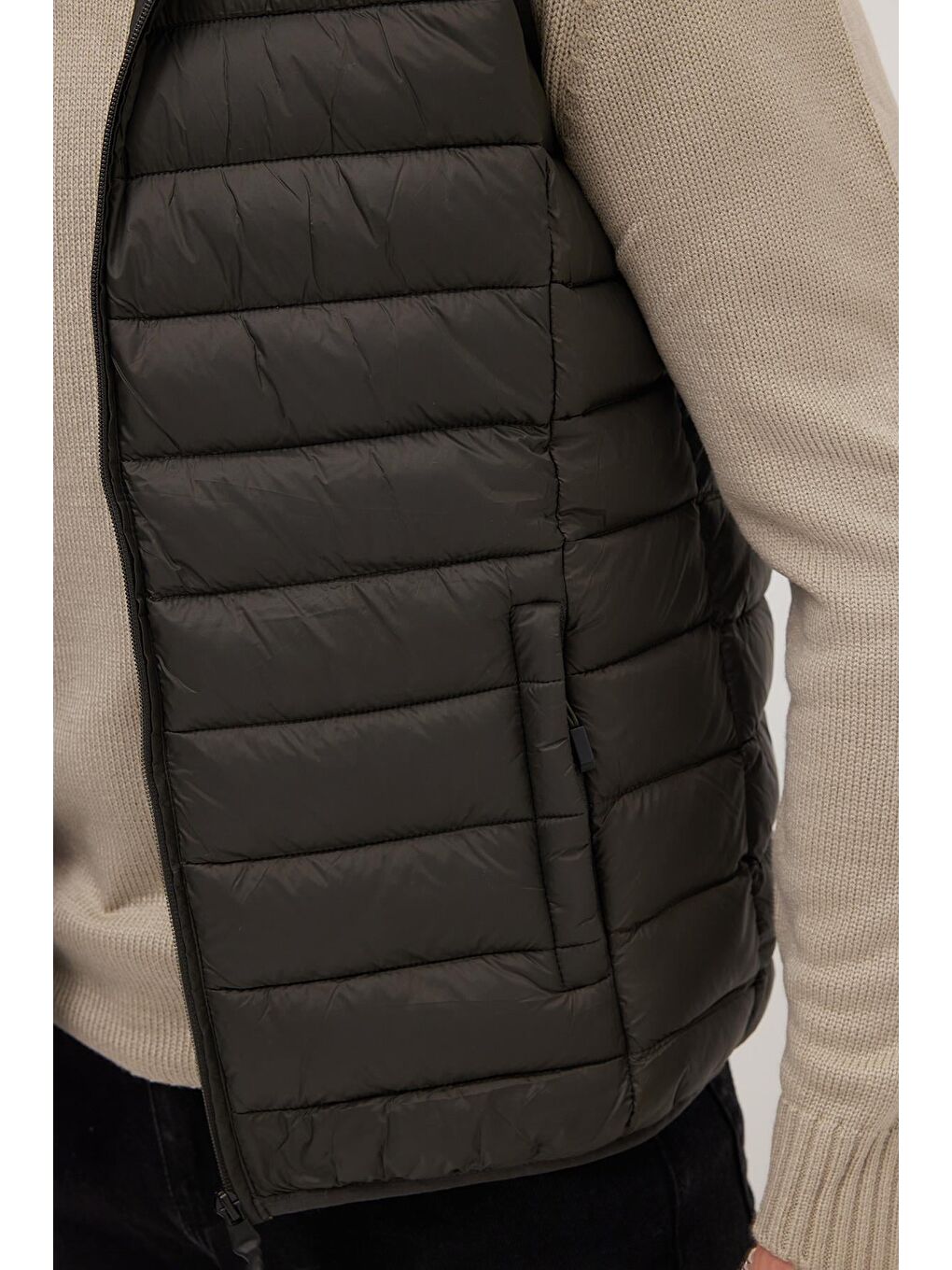 Erkek Relax Fit Rahat Kesim Sıfır Kol Kapüşonlu Çift Cepli Fermuarlı Sıcak Tutan Haki Şişme Yelek-2