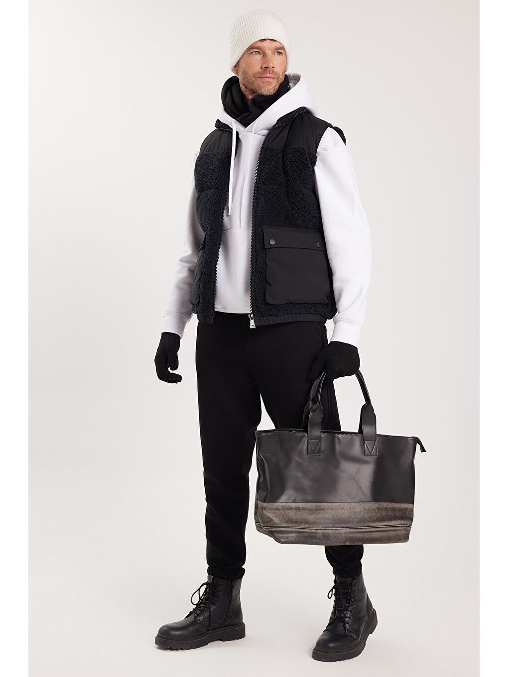 Erkek Regular Fit Klasik Kesim Kürk Detaylı Dik Yaka Çift Cepli Sıcak Tutan Siyah Yelek-3