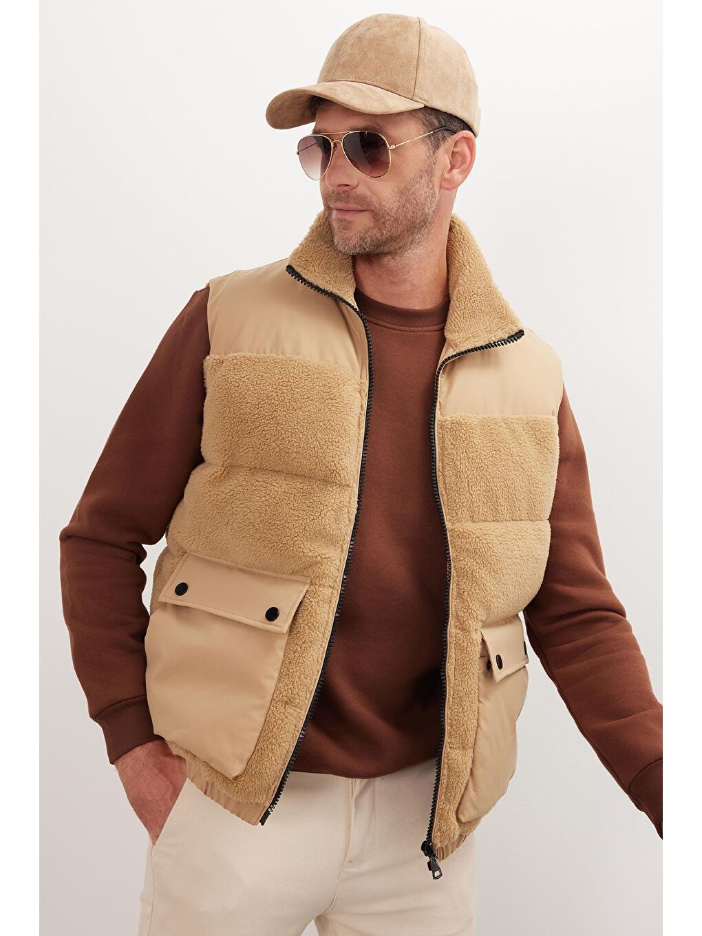 Bej Erkek Regular Fit Klasik Kesim Kürk Detaylı Dik Yaka Çift Cepli Sıcak Tutan Taş Yelek-3