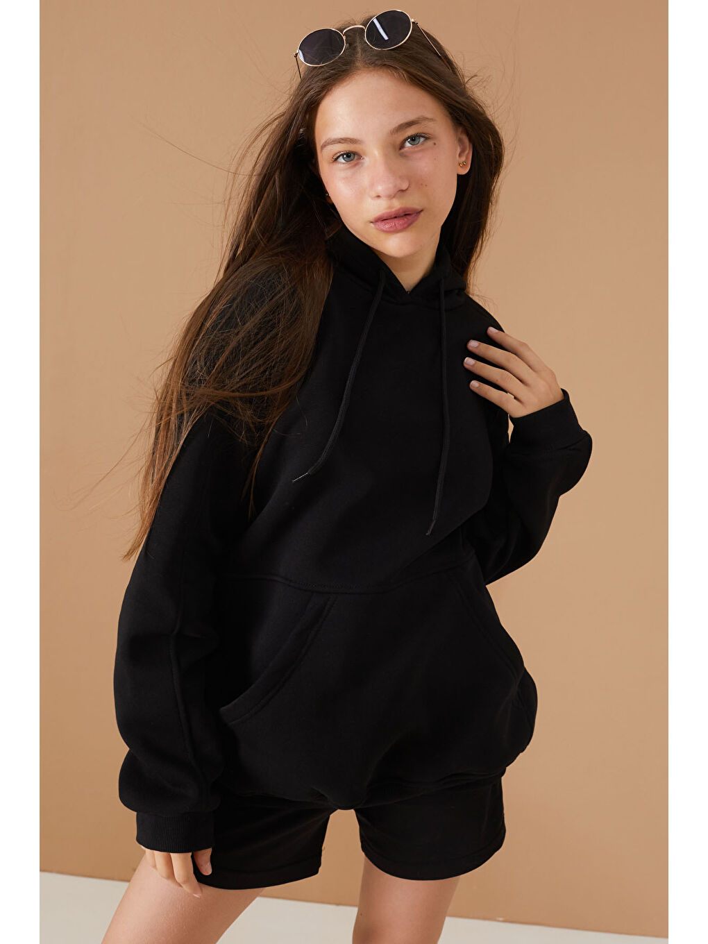 Cansın Mini Siyah Kız Çocuk Siyah Basic Uzun Kol Şardonlu Kapüşonlu Sweatshirt - 1