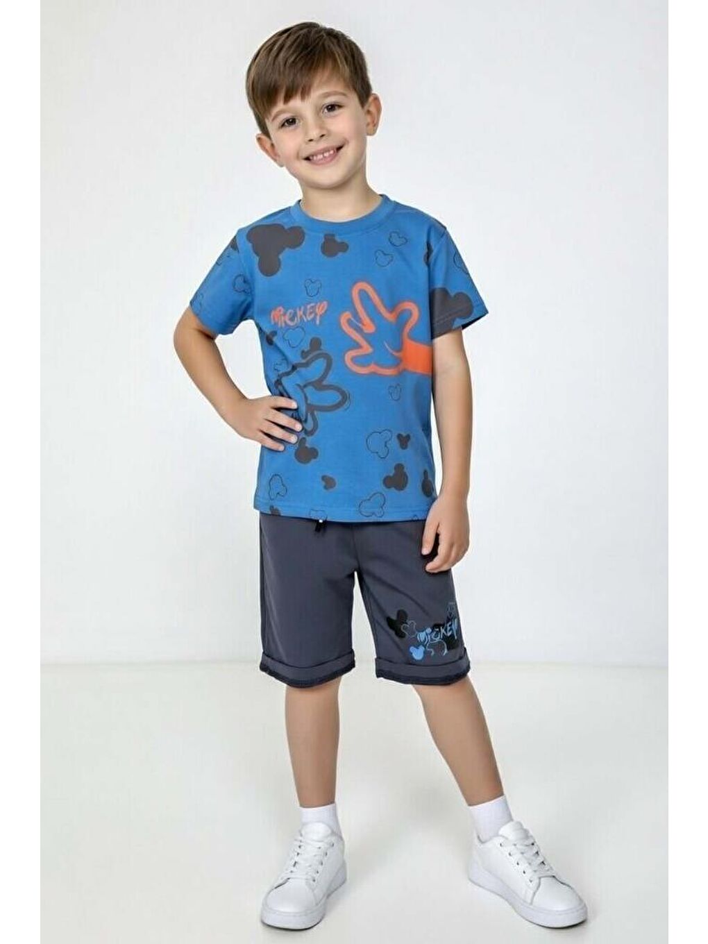 Erkek Çocuk Üzerinde El Digital Baskılı ve Ayıcık Desenli Mavi Şortlu Takım-2