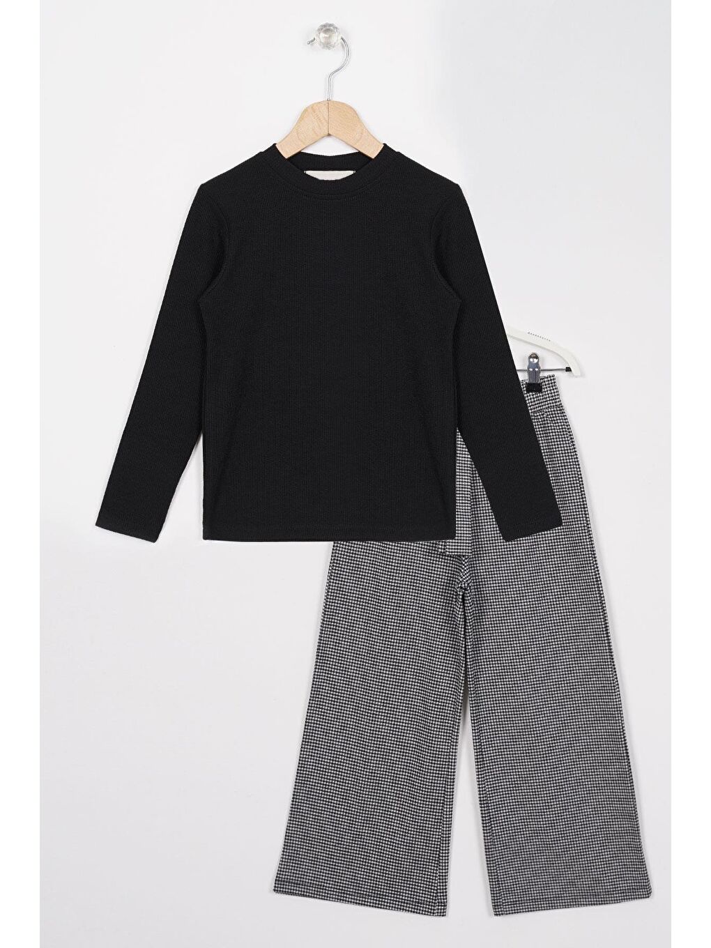 Balıkçı Yaka Uzun Kol Pötikare Detaylı Siyah Renk Kız Çocuk Pantolon Takım