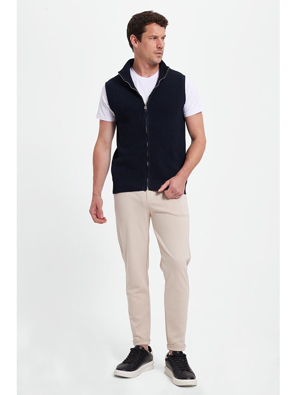 Siyah Erkek Standart Fit Normal Kesim Fermuarlı Dik Yaka Sıcak Tutan Lacivert Triko Yelek-2