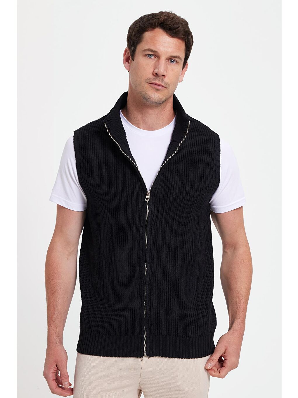 Erkek Standart Fit Normal Kesim Fermuarlı Dik Yaka Sıcak Tutan Siyah Triko Yelek-5