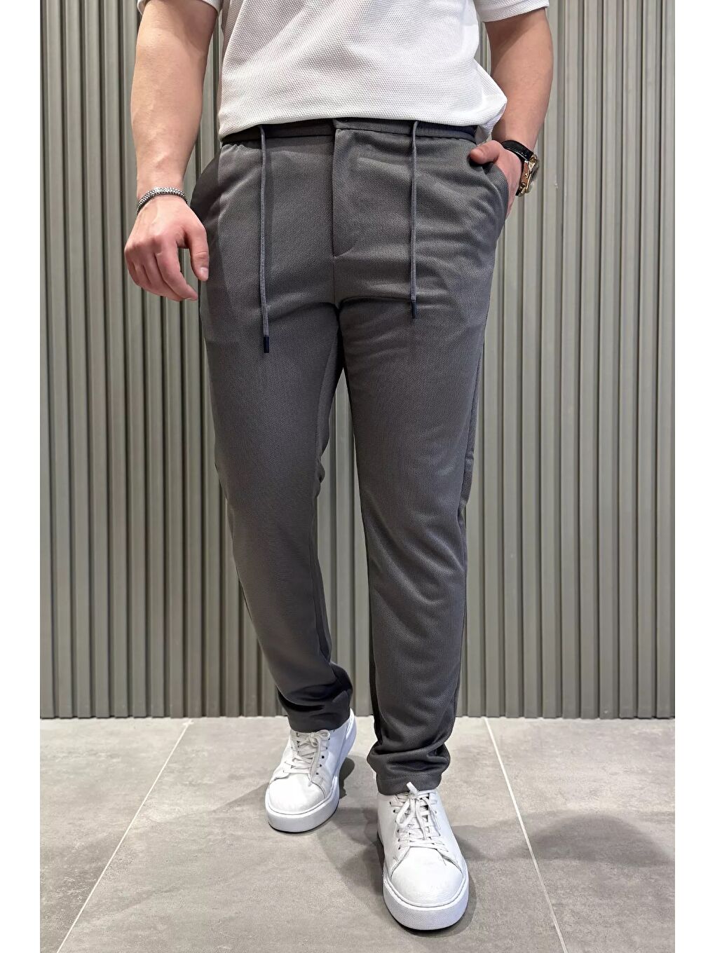 Gri Bel Bağcıklı Düz Paça Erkek Jogger Pantolon