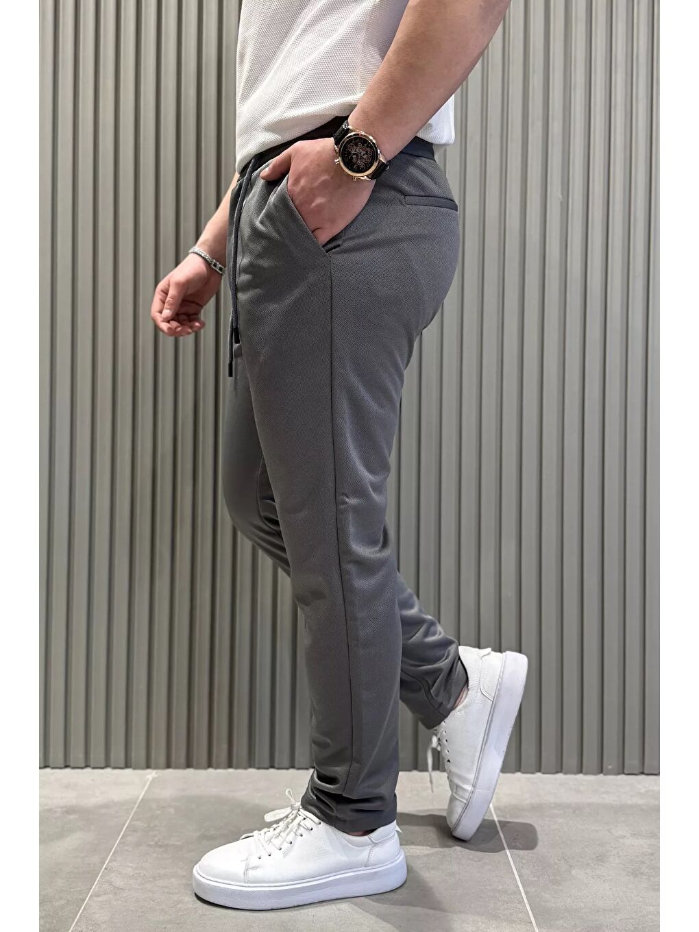 Gri Bel Bağcıklı Düz Paça Erkek Jogger Pantolon-1