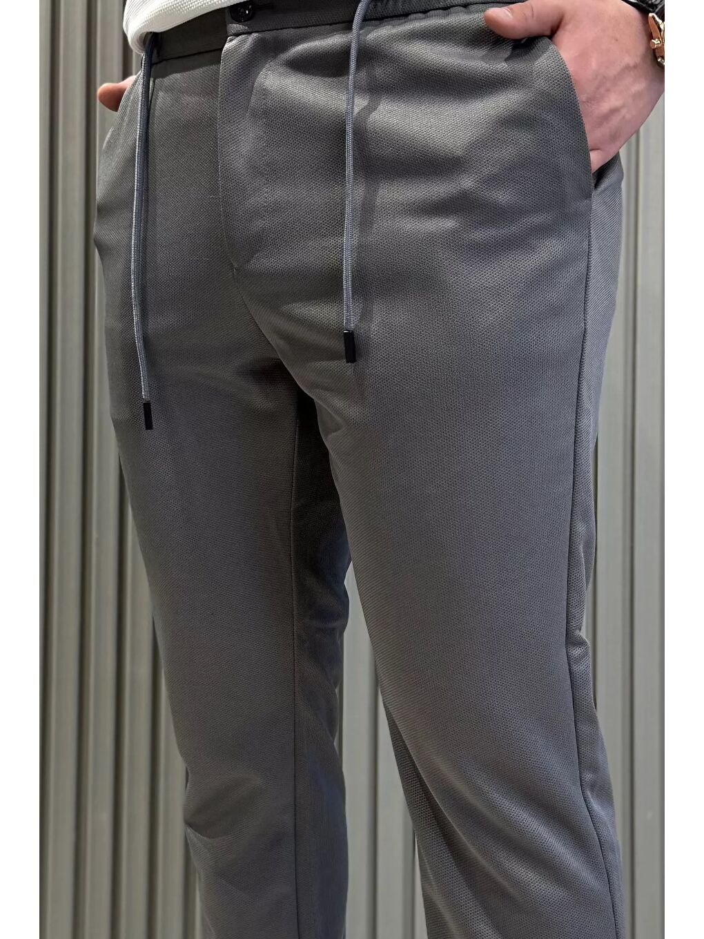 Gri Bel Bağcıklı Düz Paça Erkek Jogger Pantolon-3