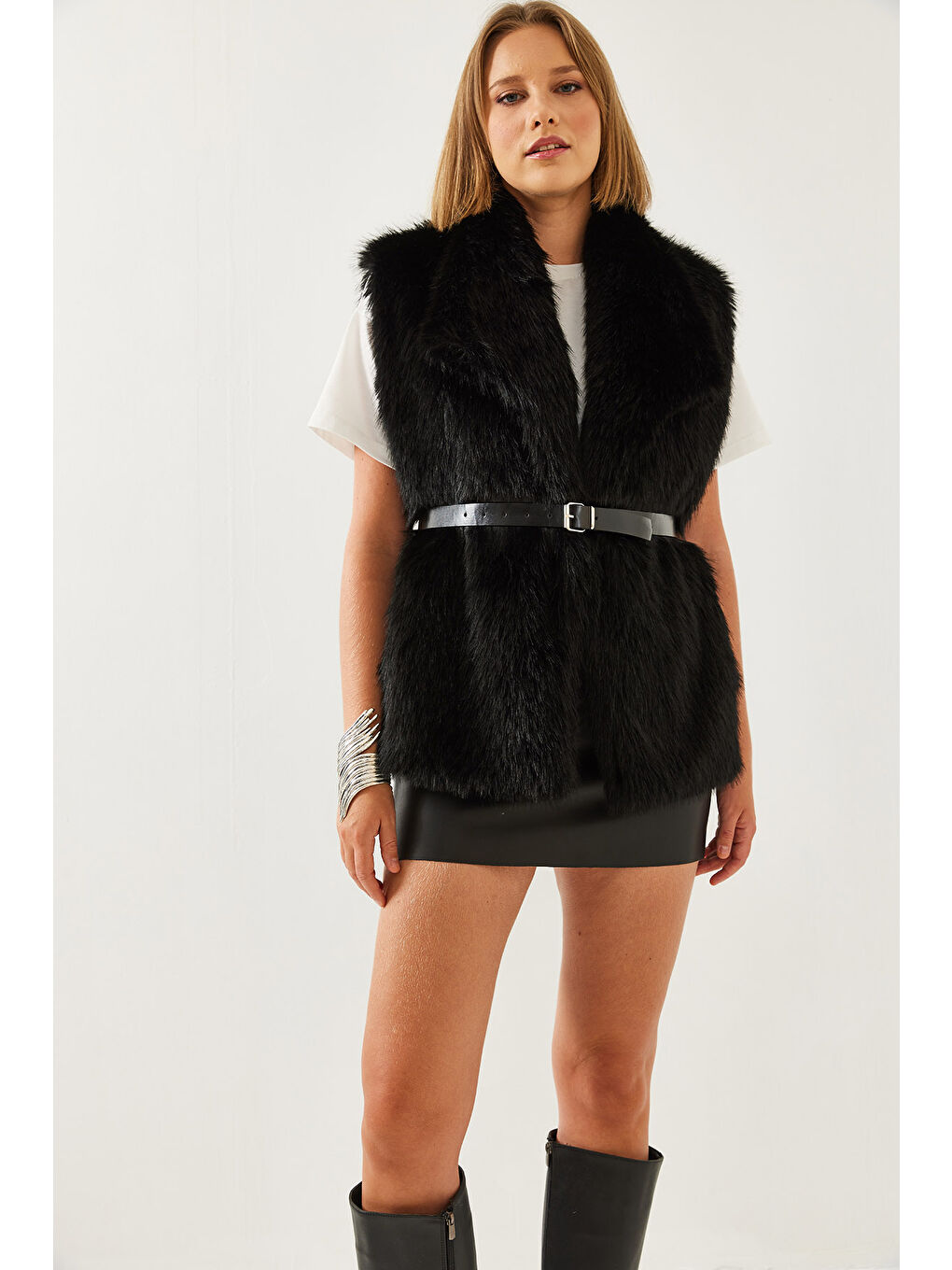 Siyah Kadın Kürklü Kemerli Yelek-1