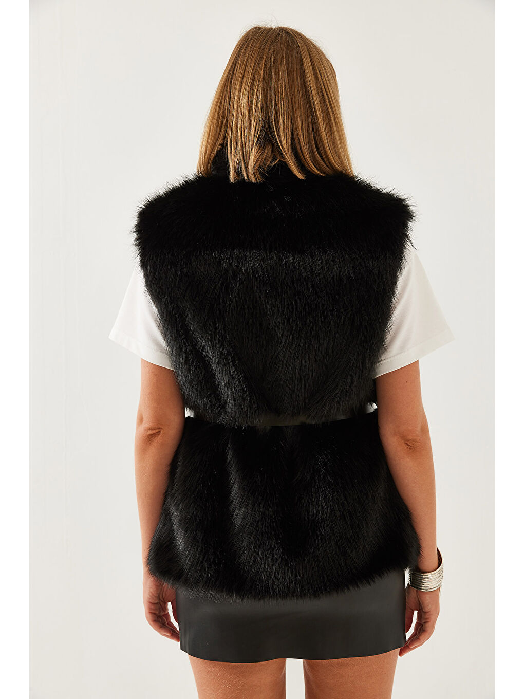 Siyah Kadın Kürklü Kemerli Yelek-3