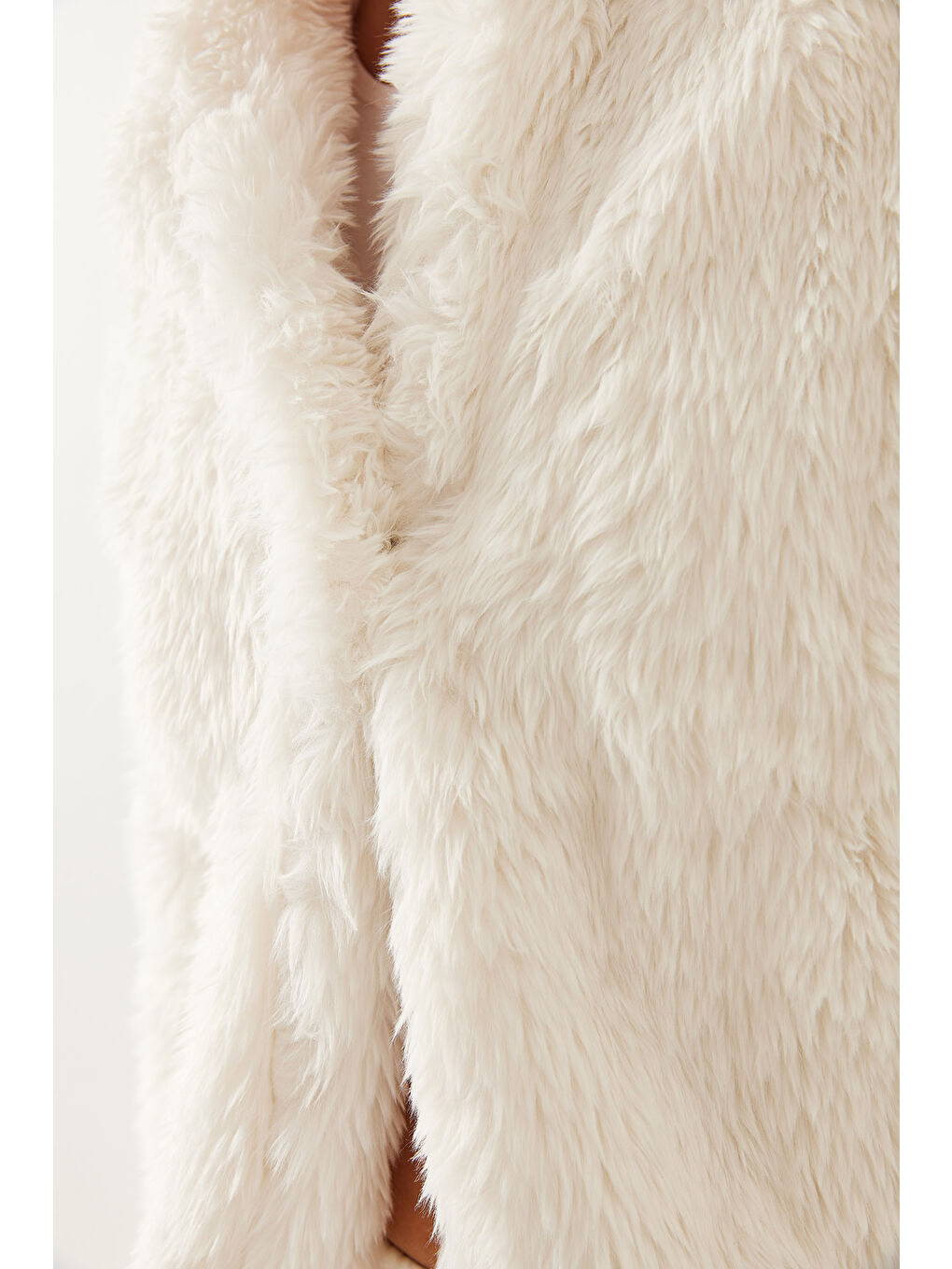 Ekru Kadın Tüylü Pelüş Mont-3