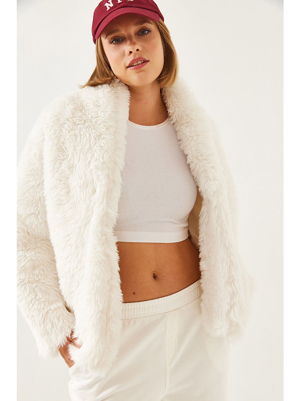 Ekru Kadın Tüylü Pelüş Mont-6