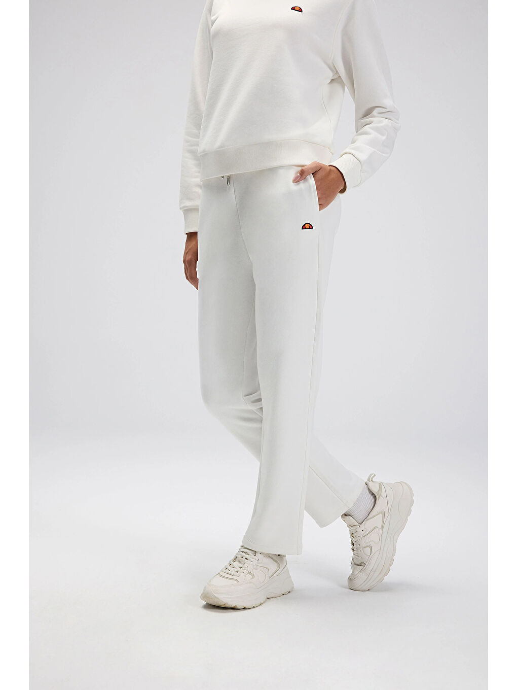 Beyaz Pamuklu Regular Fit Normal Bel Düz Paça Eşofman Altı EF556-OF-1