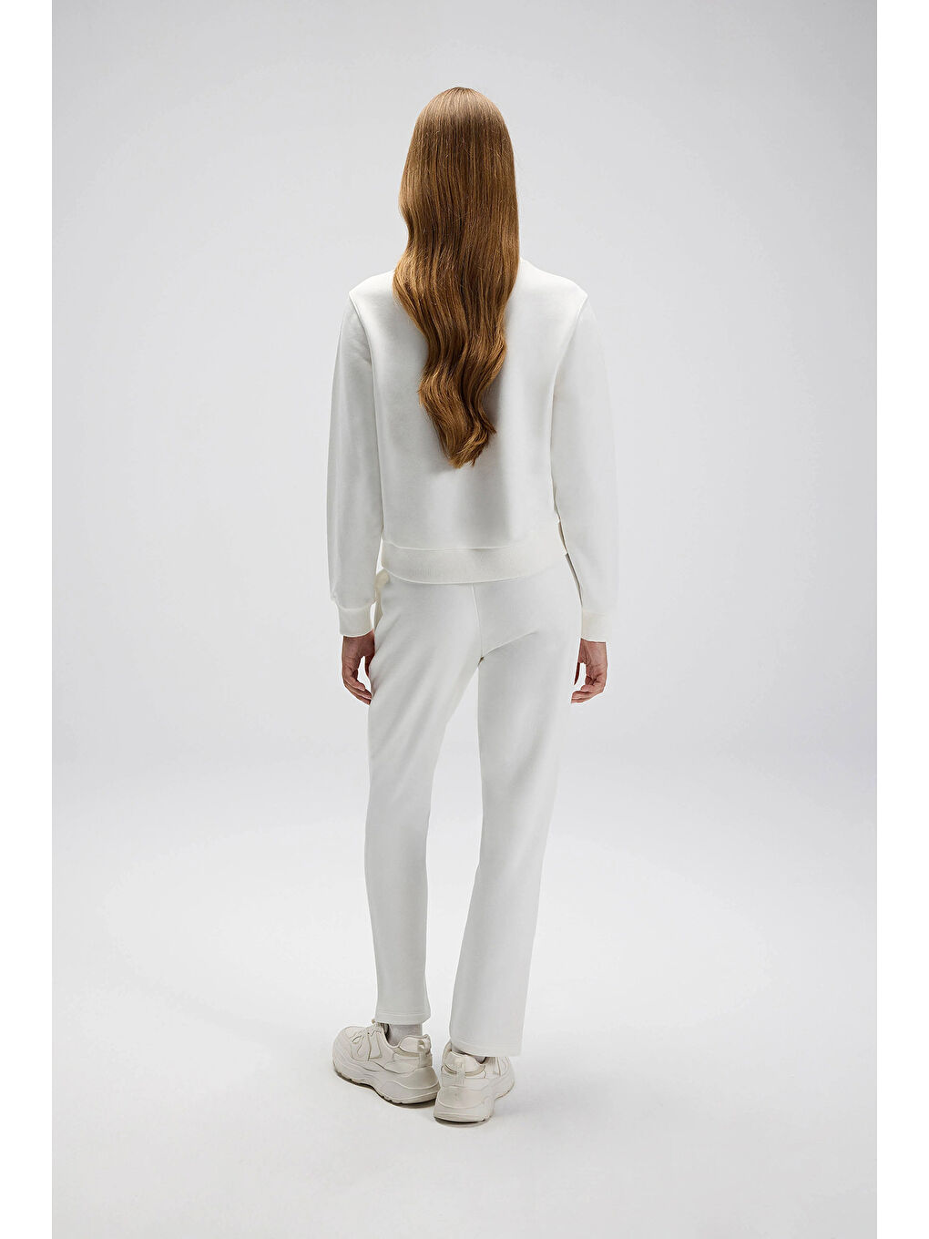 Beyaz Pamuklu Regular Fit Normal Bel Düz Paça Eşofman Altı EF556-OF-4