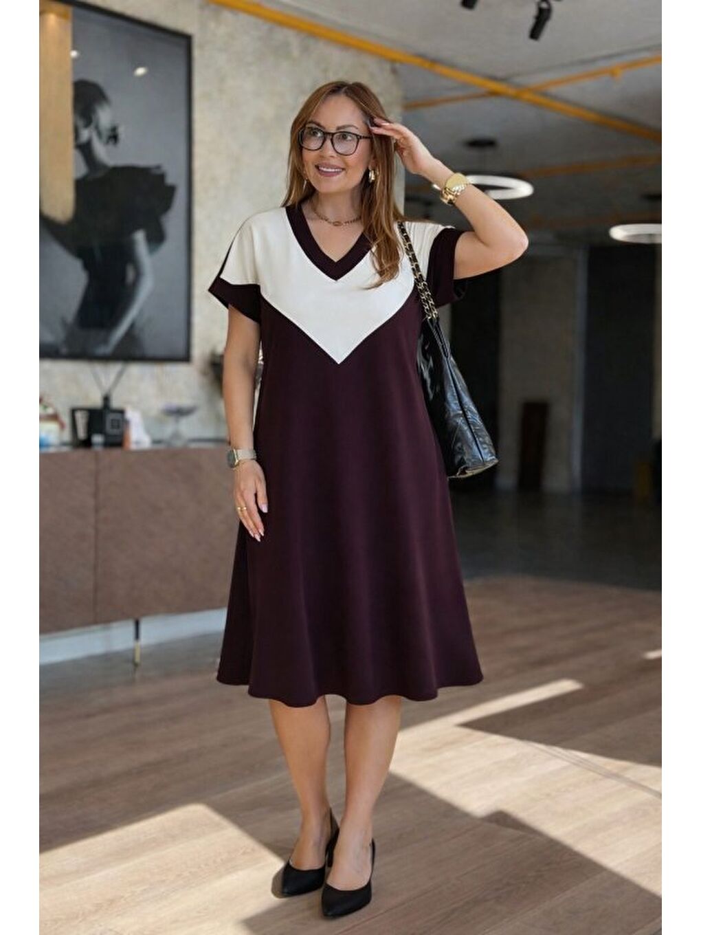 Bordo Kadın Kısa Kollu V Yakalı Kısa Modal Elbise