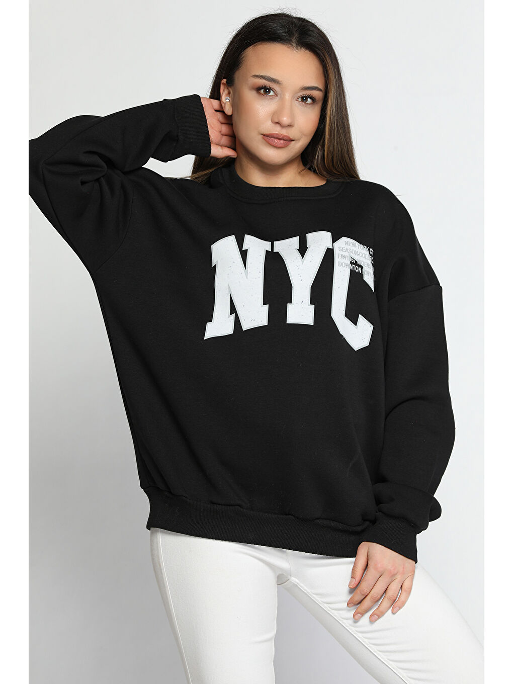 GÜLSELİ Siyah Bisiklet Yaka Üç İplik Şardonlu Kadın Sweatshirt