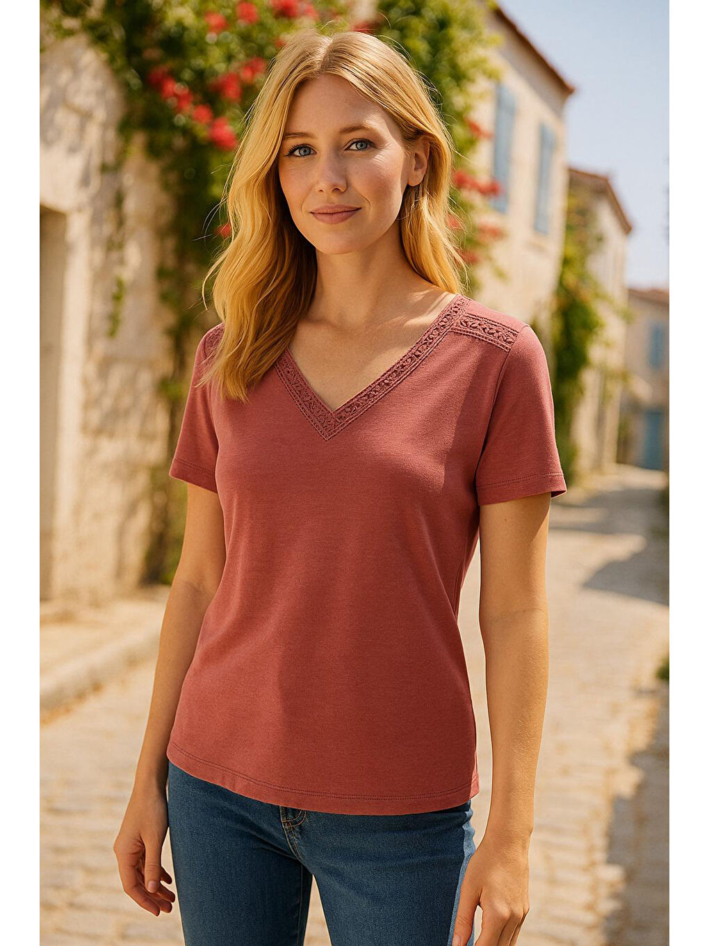 Pembe Pamuklu Regular Fit Dantel Detaylı V Yaka Bluz 25Y1201K1-1