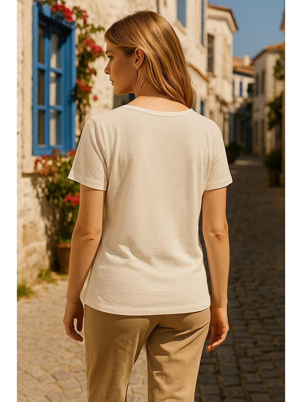 Ekru Pamuklu Regular Fit Dantel Detaylı V Yaka Bluz 25Y1201K1-3