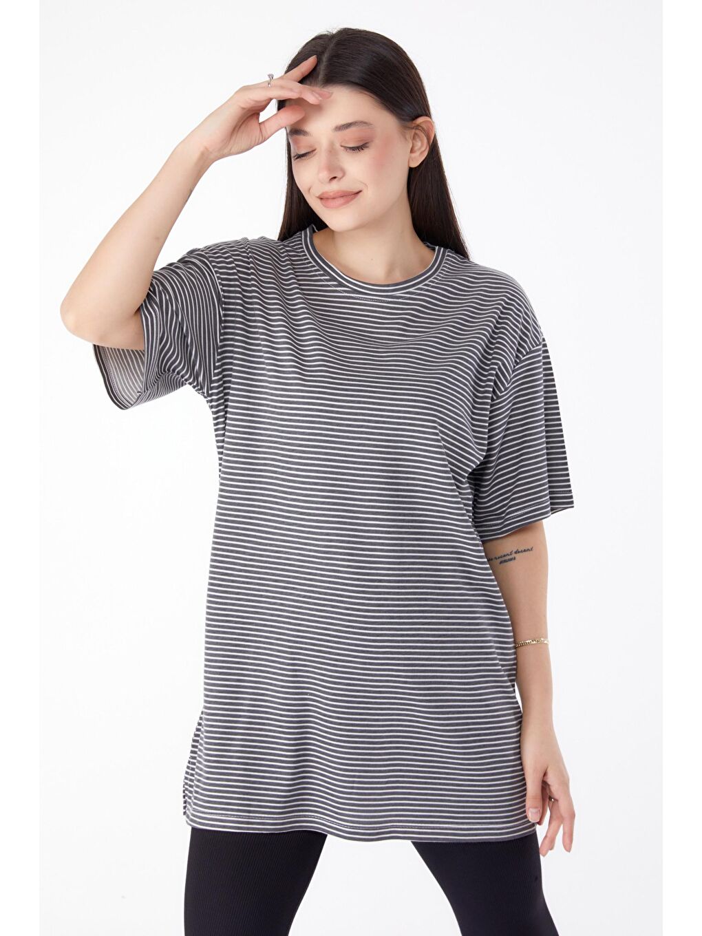 Bisiklet Yaka Kadın Gri Çizgili T-Shirt - 25303-3