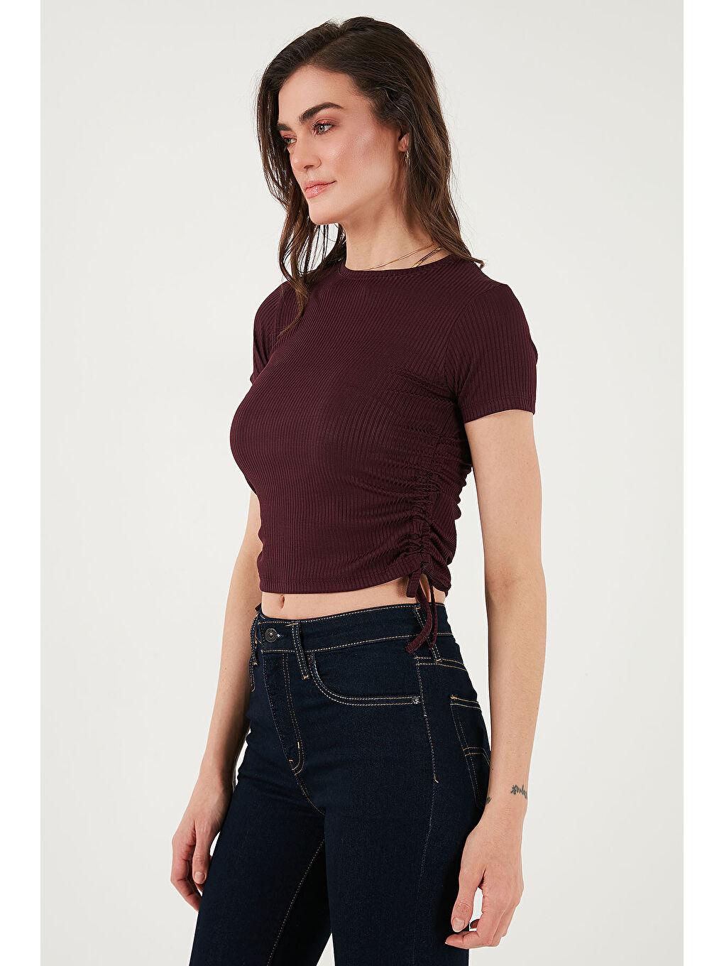 Kırmızı Yanlardan Büzgülü Kısa Kollu Crop Kadın Bluz 5864010-5