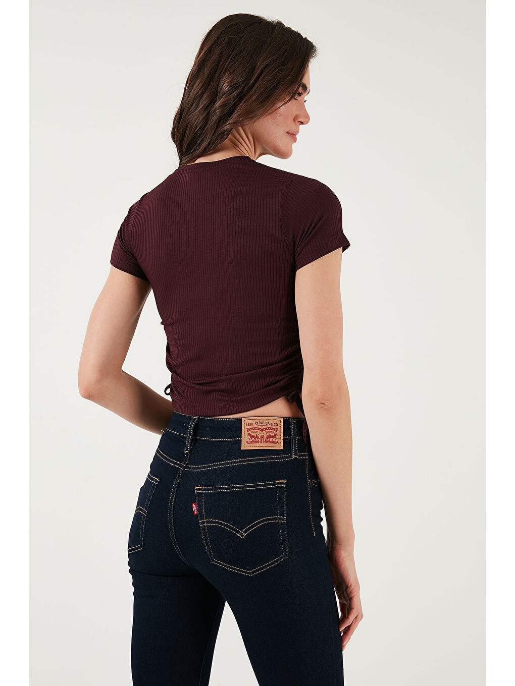 Kırmızı Yanlardan Büzgülü Kısa Kollu Crop Kadın Bluz 5864010-6