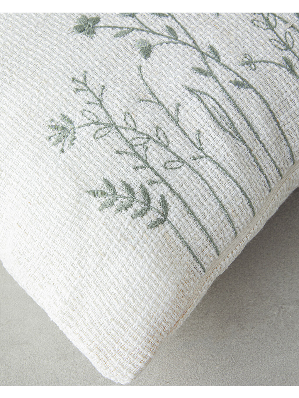 Eterna Nakışlı Dekoratif Kırlent 33x50 cm Ekru-1