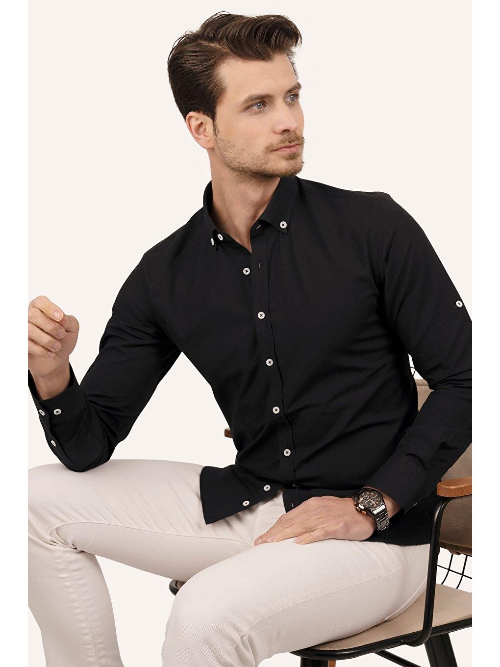 Siyah Yaka Düğmeli Keten Görünümlü Slimfit Erkek Gömlek-1