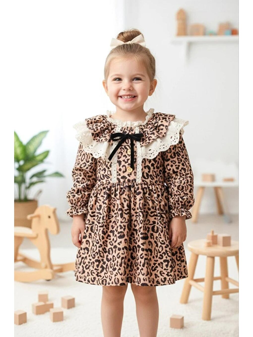 Kahverengi Kız Çocuk Pamuklu Leopar Desenli Dantelli Elbise - Fırfır Yaka Ve Kurdele Detaylı-2