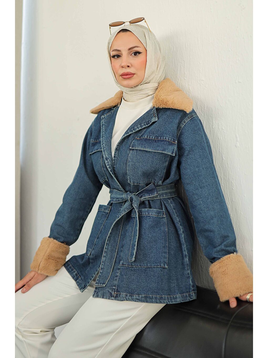 Yaka Kol Kürk Detaylı Jean Ceket Koyu Mavi - 27827-KOYU-MAVI-4