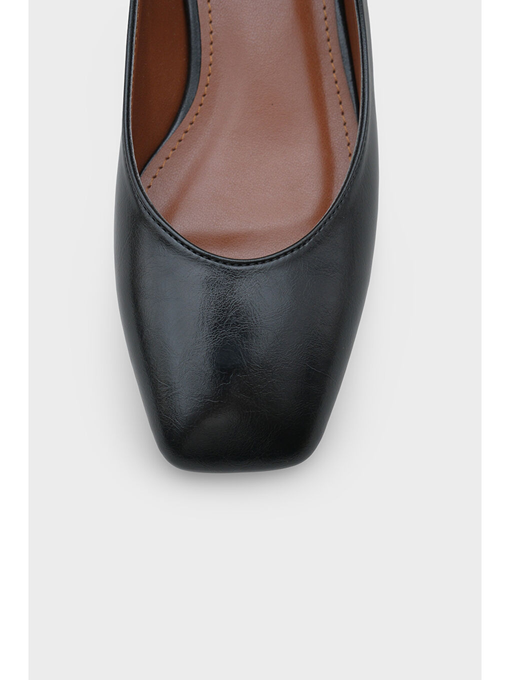 Siyah Darline Kısa Topuklu Küt Burunlu Bantlı Mary Jane Kadın Ayakkabı-2