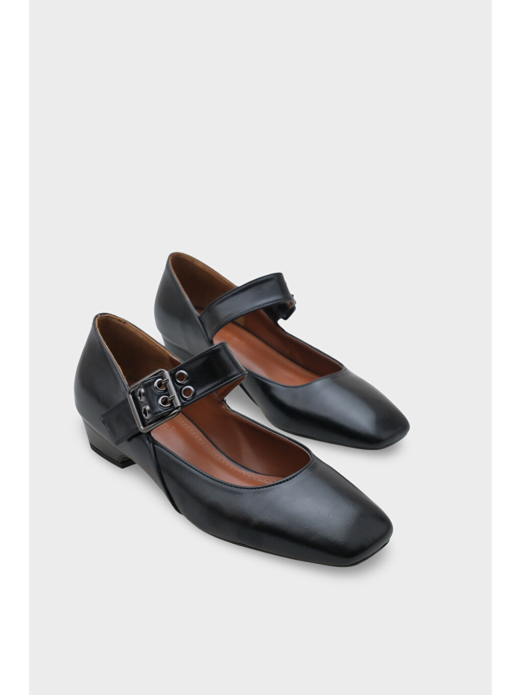 Siyah Darell Kısa Topuklu Küt Burunlu Bantlı Mary Jane Kadın Ayakkabı-1
