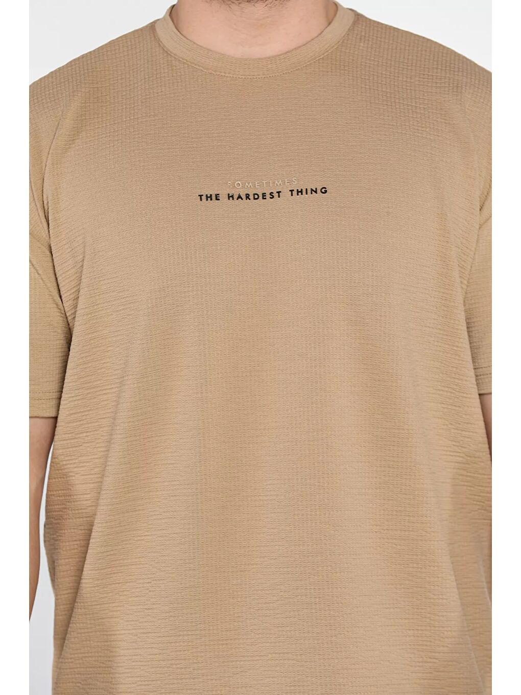 Ekru Erkek Silikon Yazı Baskılı Kendinden Desenli Tişört-3