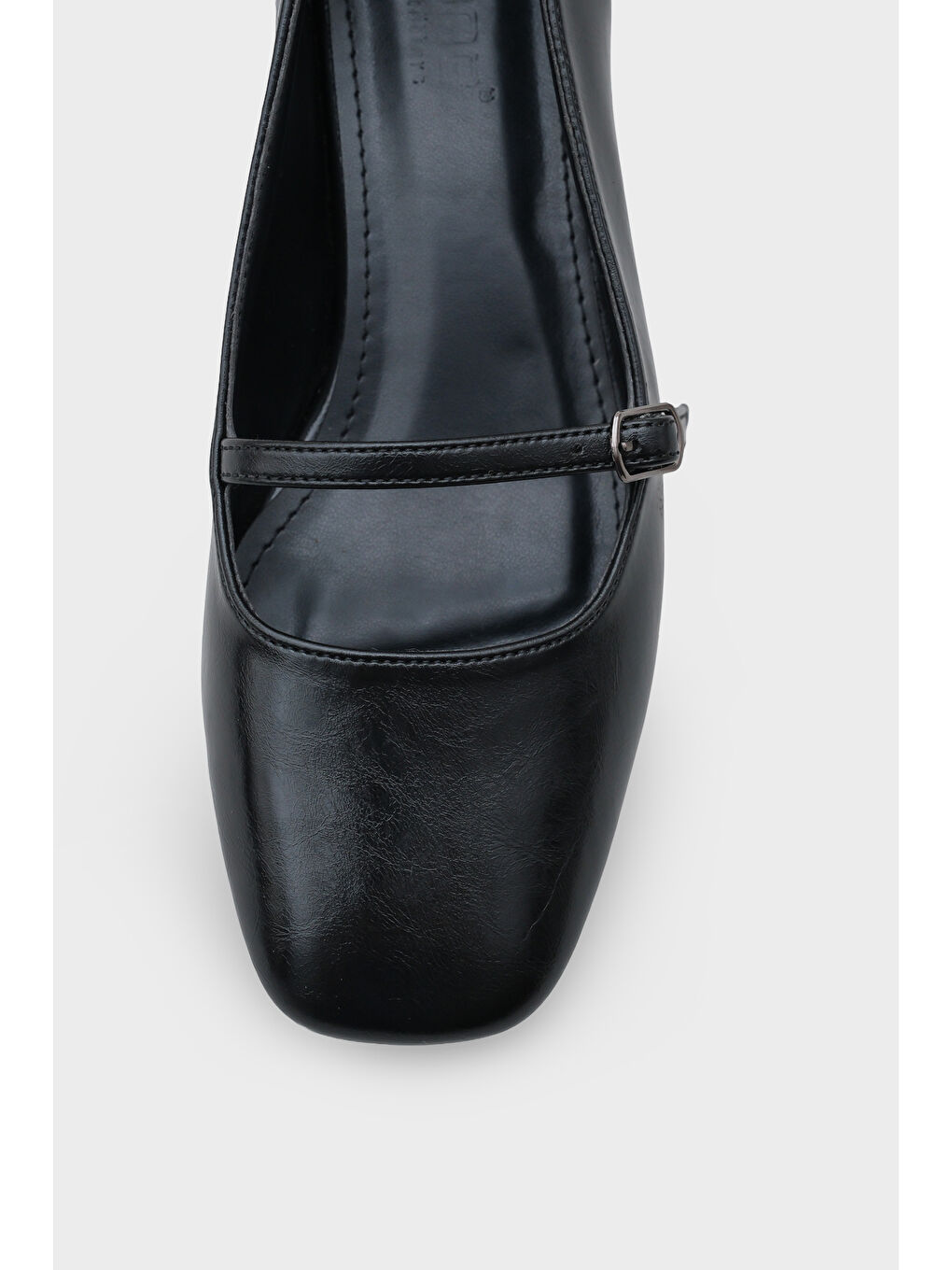 Siyah Elyn Kısa Topuklu Küt Burunlu Bantlı Mary Jane Kadın Ayakkabı-2