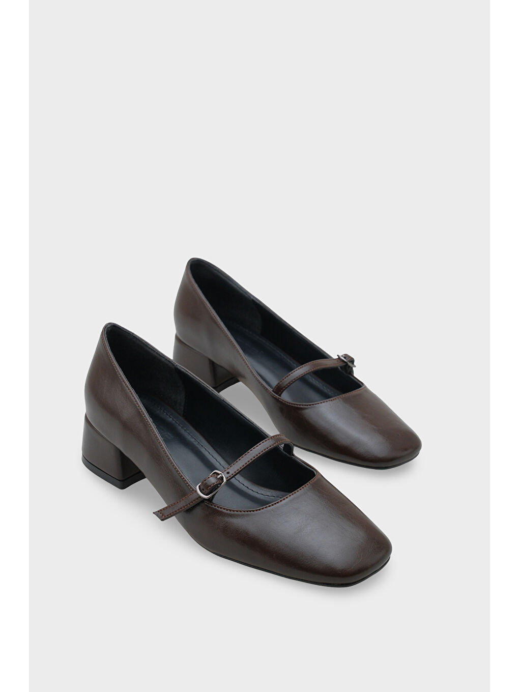 Kahverengi Elyn Kısa Topuklu Küt Burunlu Bantlı Mary Jane Kadın Ayakkabı-1