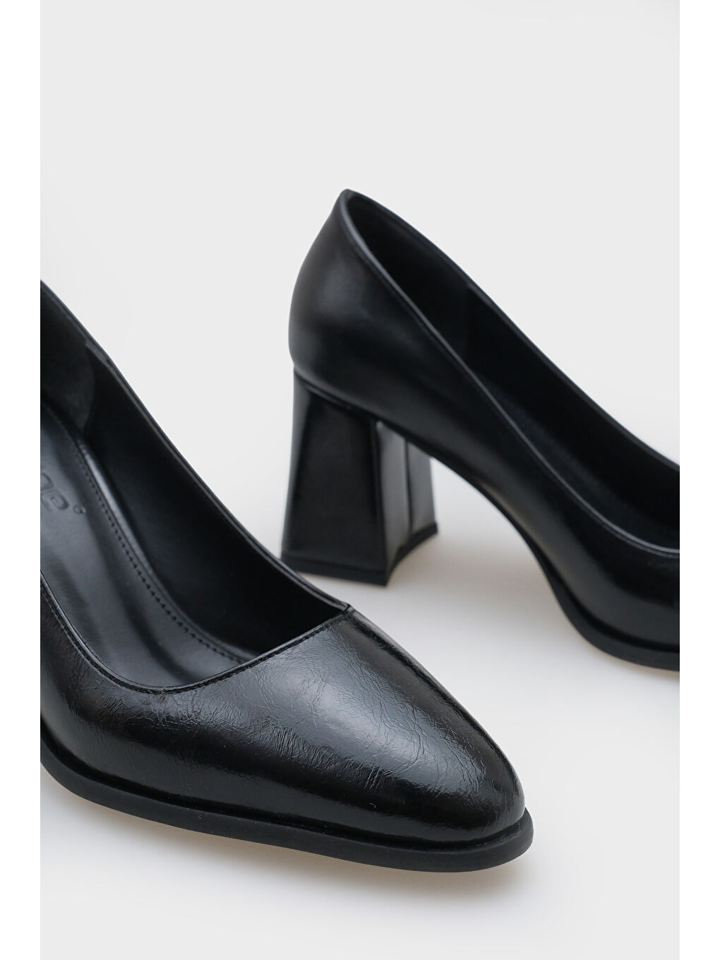 Siyah Penni Yuvarlak Burunlu Orta Topuklu Günlük Kadın Topuklu Ayakkabı-3