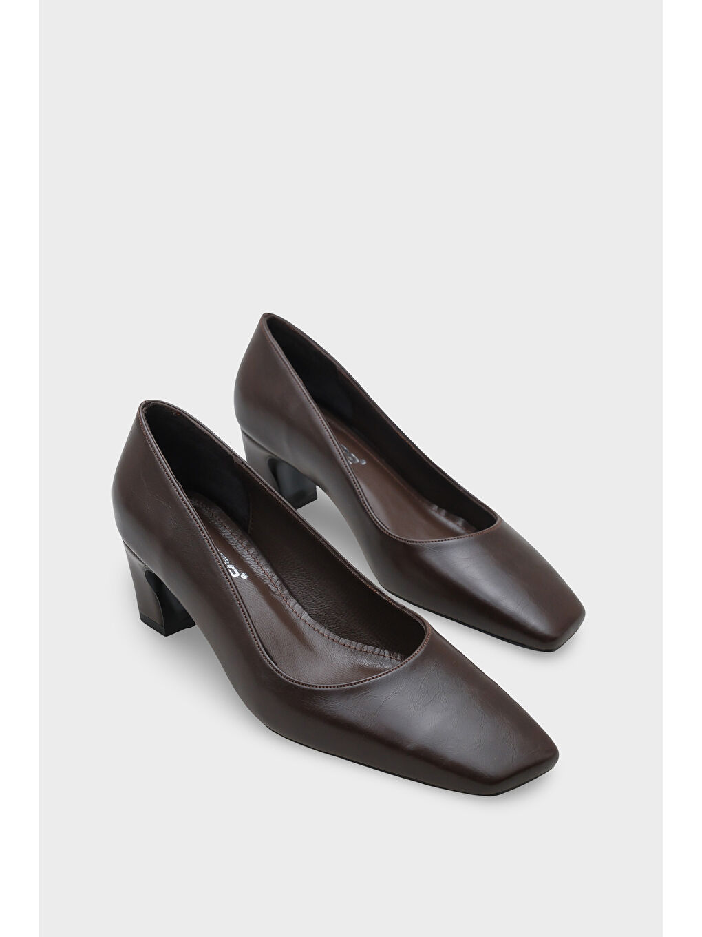 Kahverengi Janie Orta Boy Topuklu Küt Burunlu Hakiki Deri Astarlı Kadın Ayakkabı-1