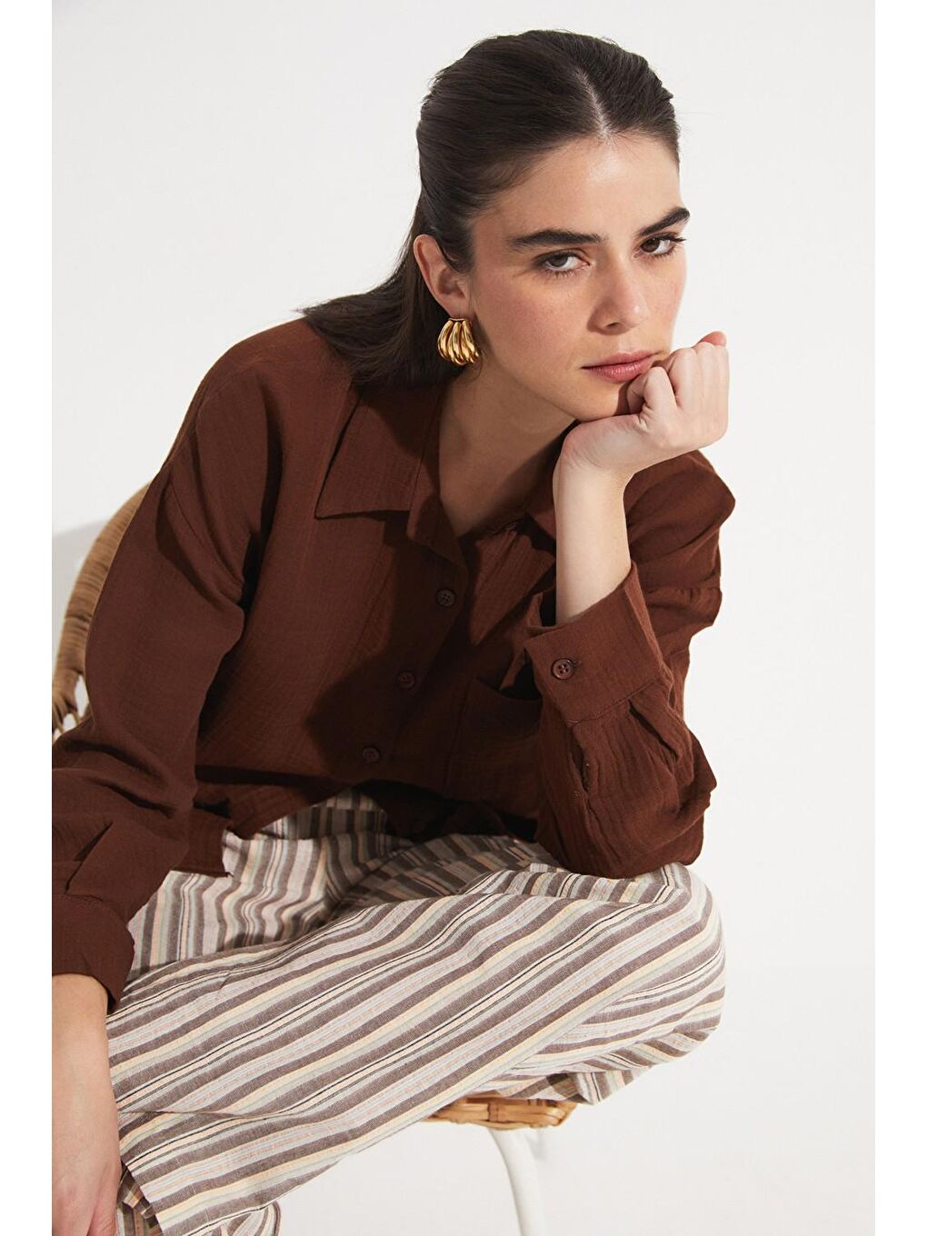 Kahverengi Kadın Pamuk Cep Detaylı Gömlek