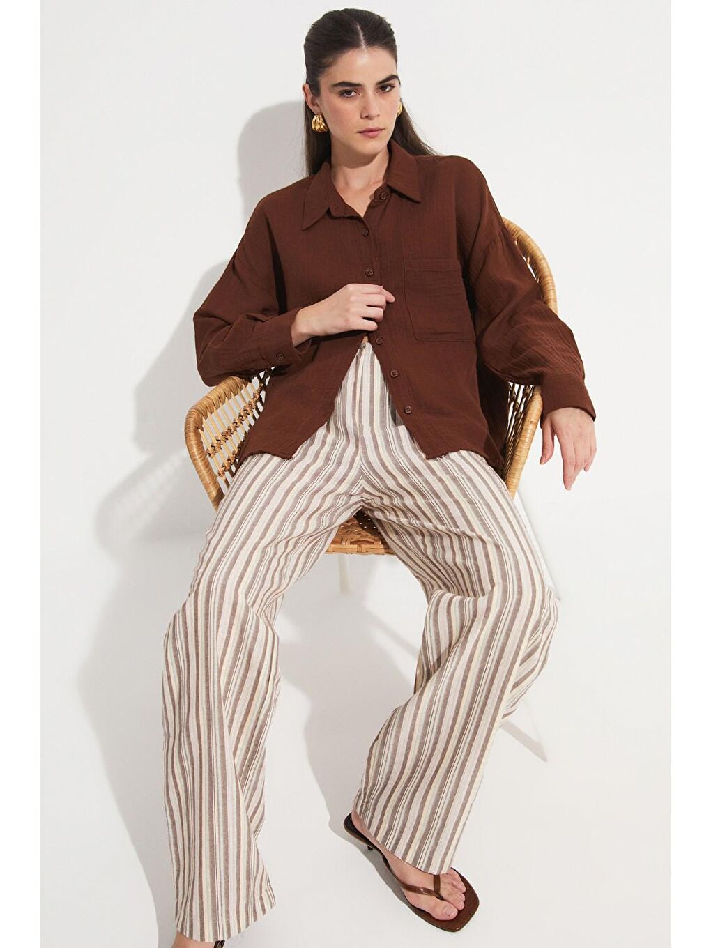 Kahverengi Kadın Pamuk Cep Detaylı Gömlek-3