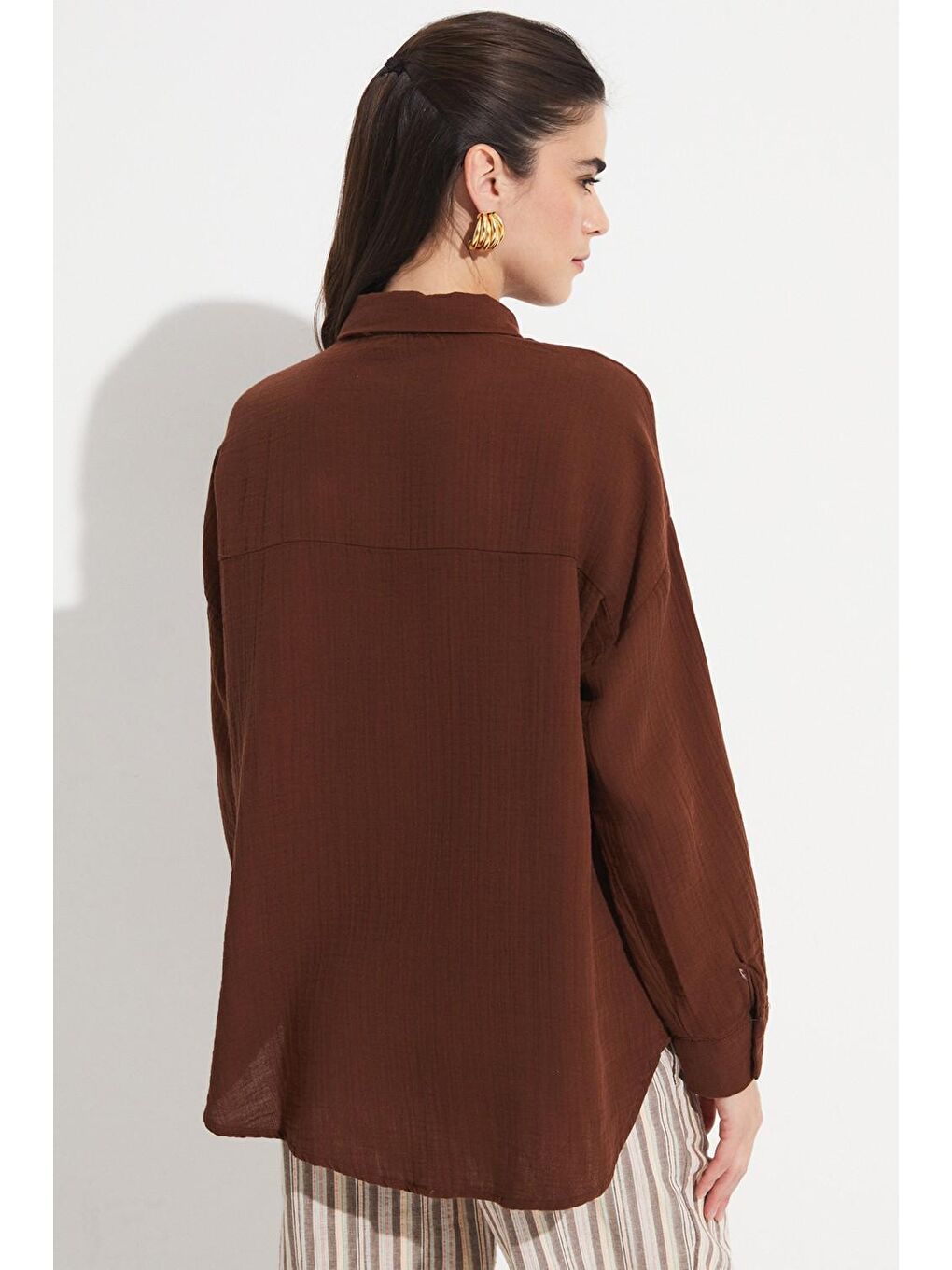 Kahverengi Kadın Pamuk Cep Detaylı Gömlek-4