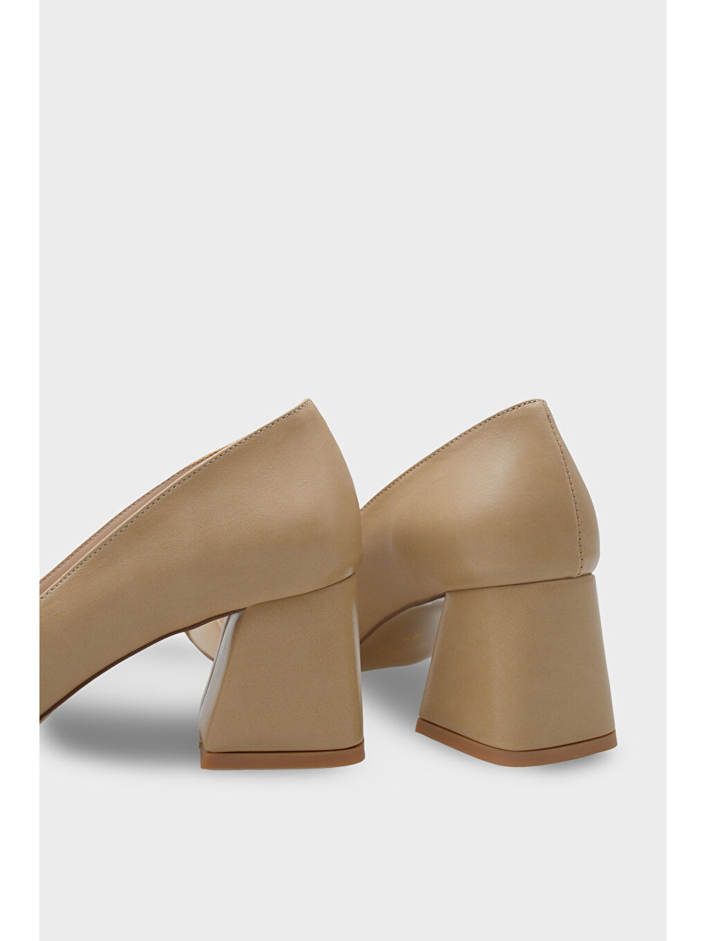 Bej Kristal Kalın Orta Topuklu Tokalı Kadın Günlük Ayakkabı-3